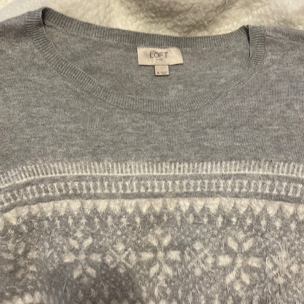 3/$15💛 ❄️ Loft winter sweater ❄️
